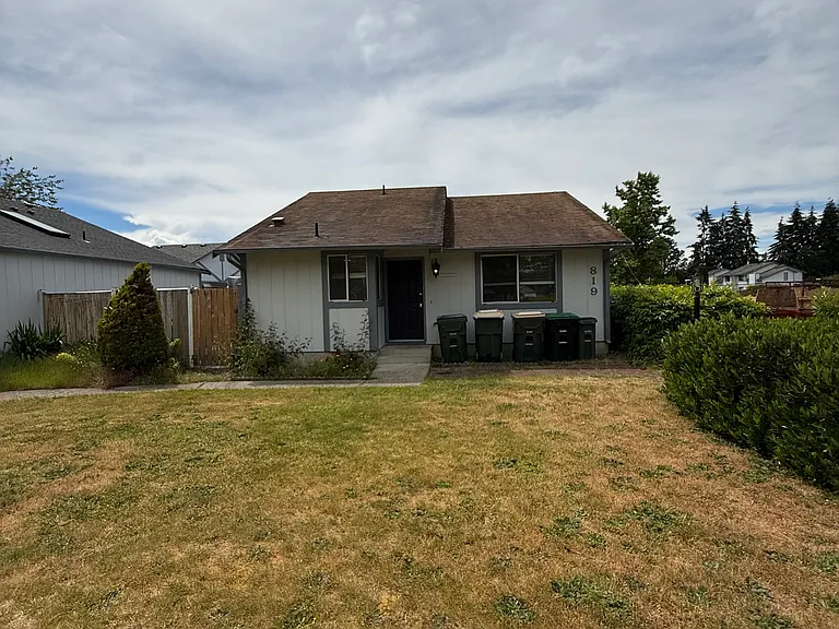 819 Hamelin Ln SE — Photo 5