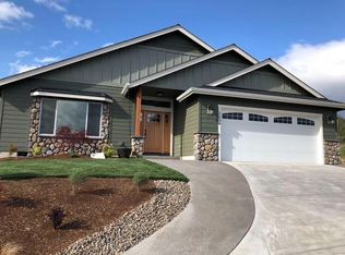 2034 SW Mercury Ln, Grants Pass, OR 97526