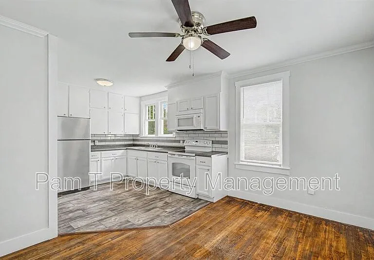 815 E 32nd St #B — Photo 9