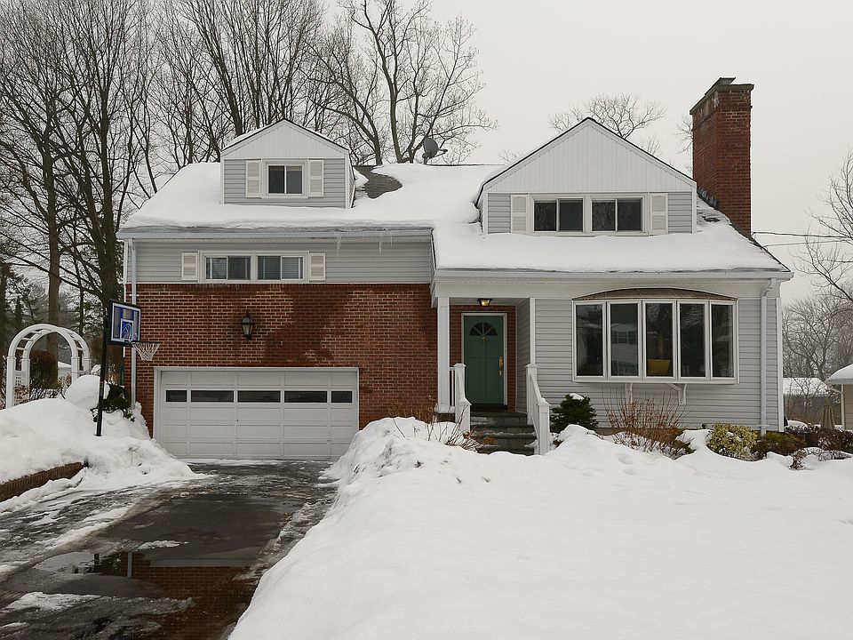 1st image of 38 Rose Ave