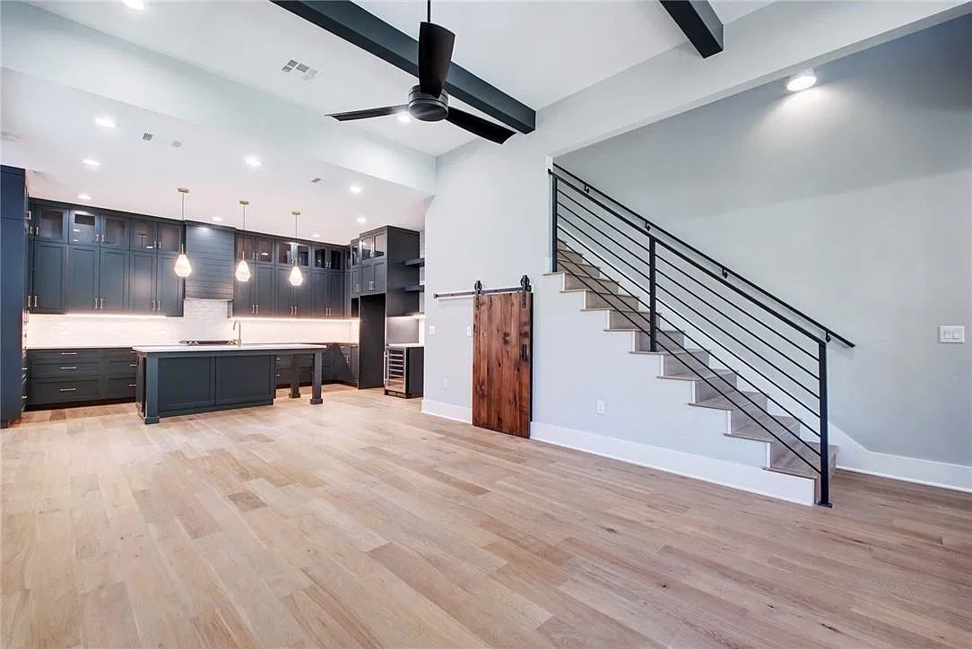 4 bed, 3.5 bath, 1921 sqft, $5,500 — Photo 3