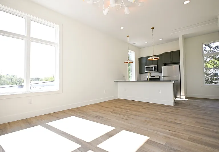 2307 Bedford Ave #8 — Photo 1