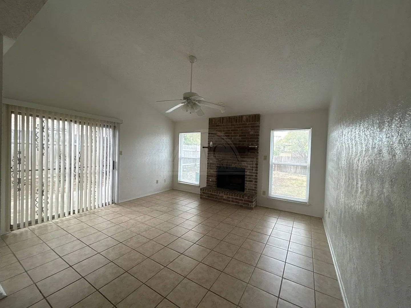1115 Wales Drive (S8), Killeen — Photo 3