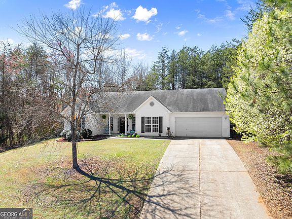 3rd image of 536 Redbud Ln