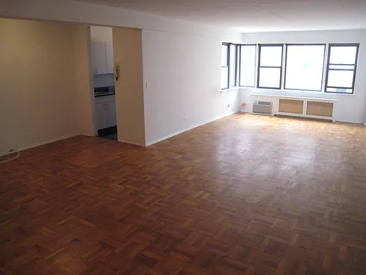 Rented by City Connections Realty | media 8