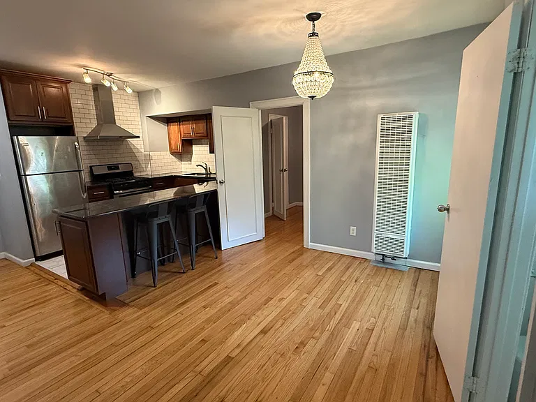 244 Allen St #6 — Photo 2