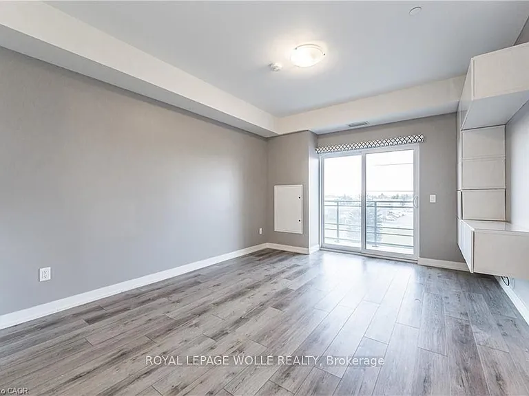 255 Northfield Dr E #302 — Photo 7