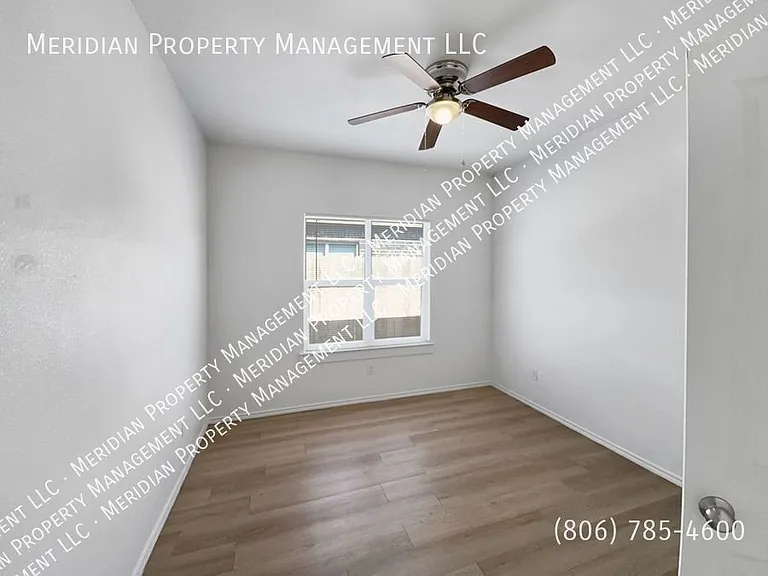 5541 Itasca St #B — Photo 13