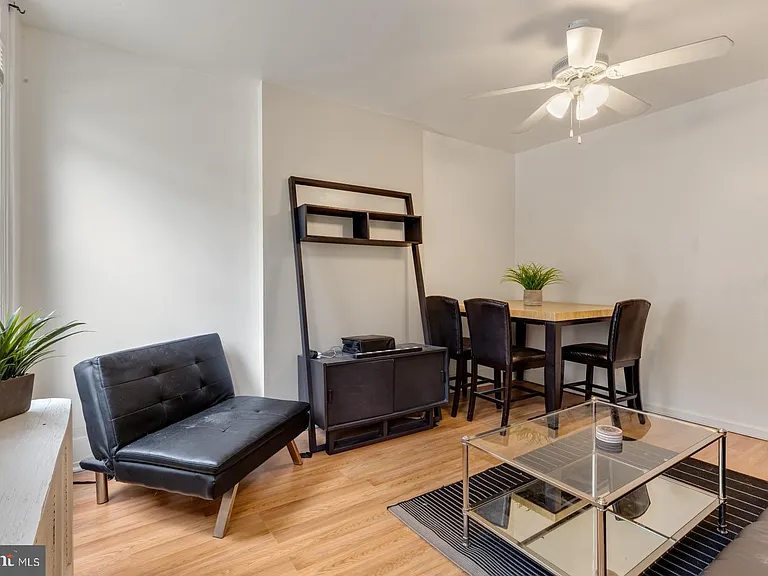 2208 Christian St #1 — Photo 3