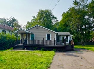 33 Greenfield St, Windsor, CT 06095