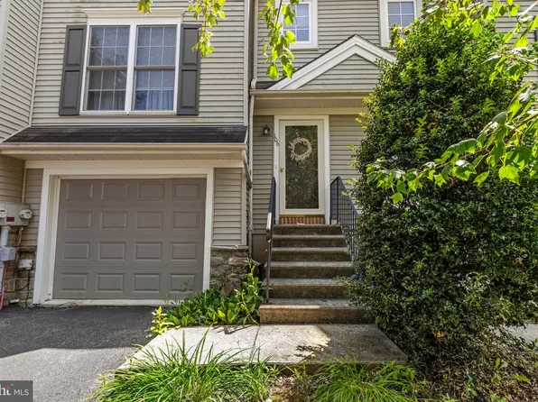 106 Banyan Circle Dr, Lancaster, PA 17603