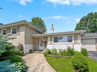 298 N Brashares Dr, Addison, IL 60101
