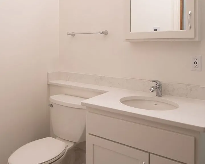 1605 Hennepin Ave — Photo 16