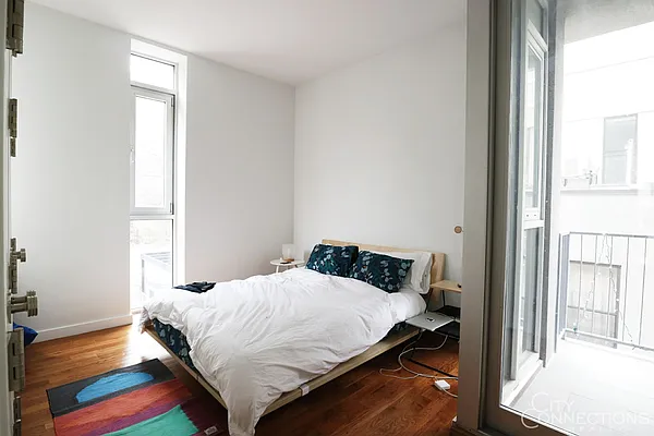 Rented by City Connections Realty | media 18