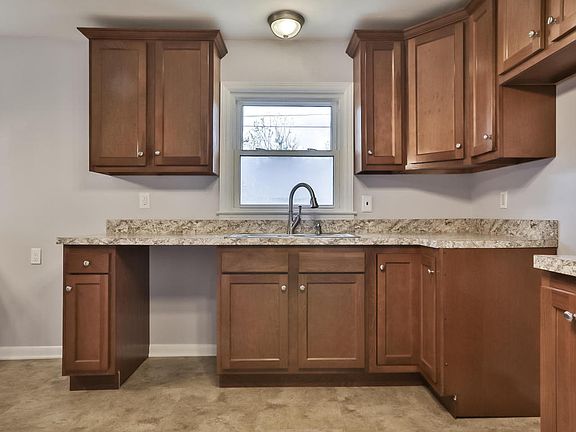 5th image of 253 Henry St #0
