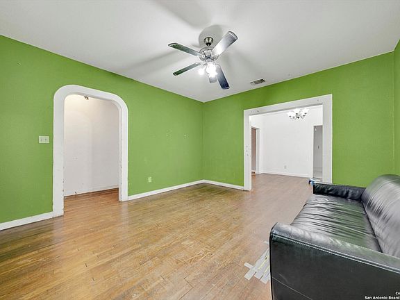 3rd image of 718 E Highland Blvd
