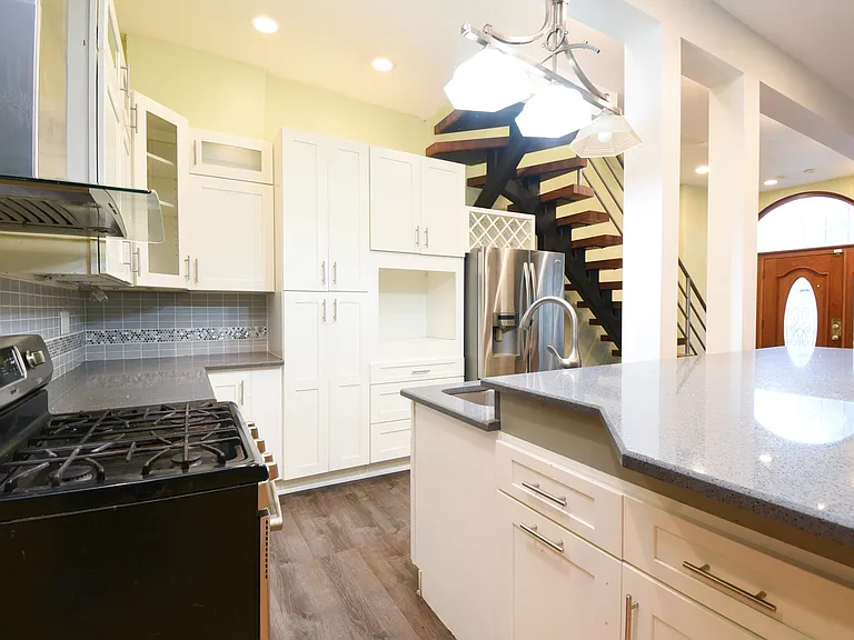 3332 W Le Moyne St — Photo 9