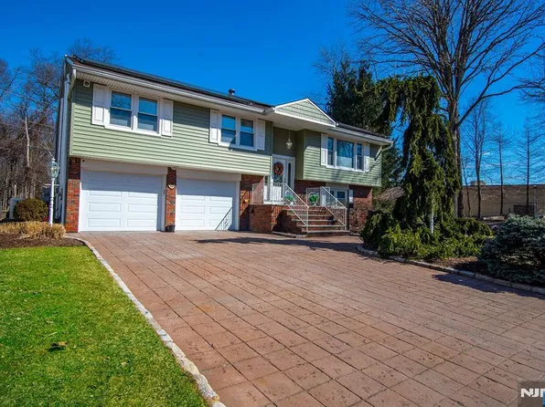 303 Loren Ct, Northvale, NJ 07647