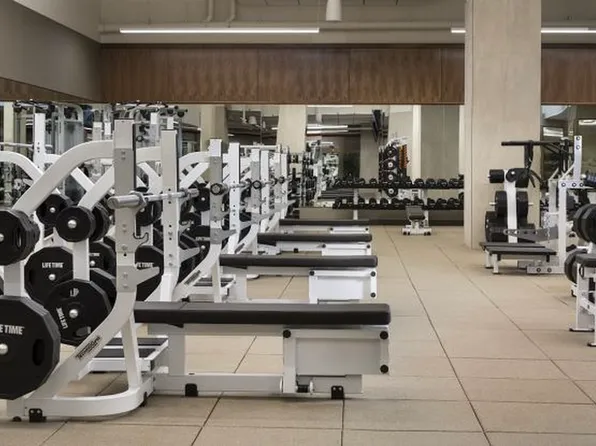 180 Front Street image 33 of 37