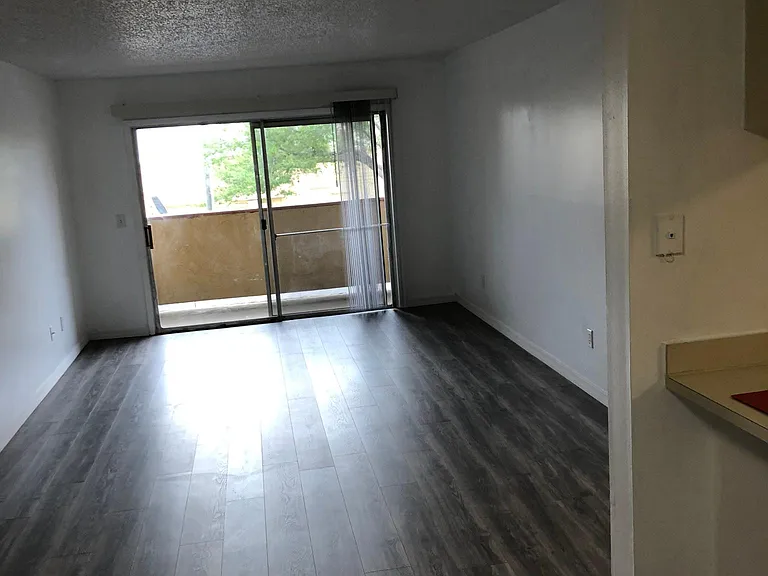 640 Kenwick Cir #204 — Photo 7