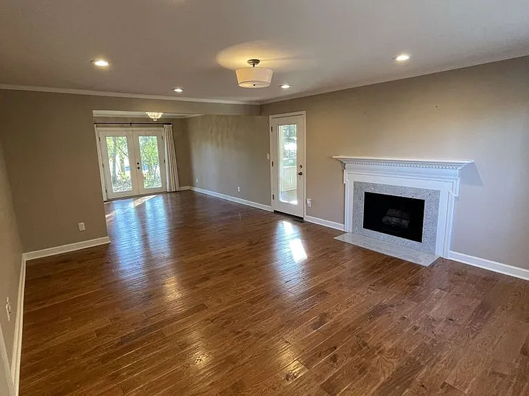 1515 E Franklin St #B-27 — Photo 10