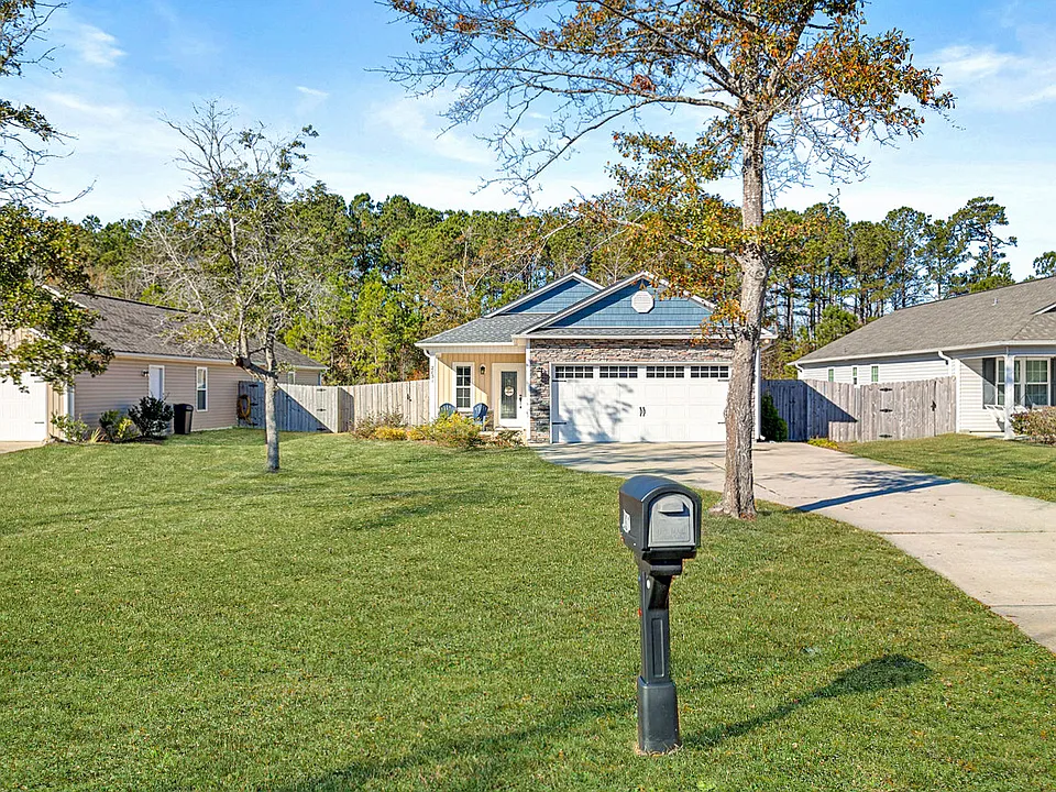 2831 Country Club Dr