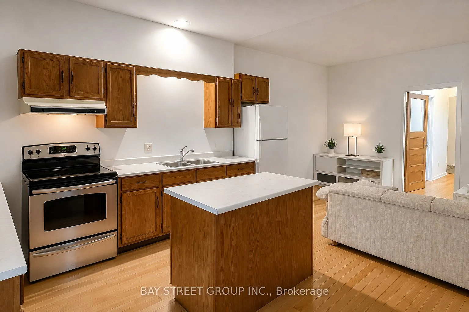 3 bed, $3,500 — Photo 2