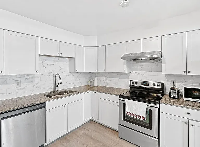 305-307 Hightower Rd #2 — Photo 10