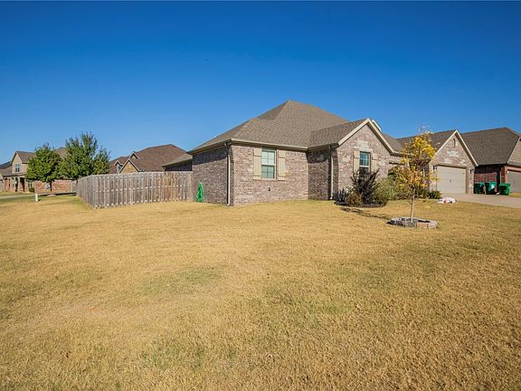 2nd image of 1080 Quail Hollow Dr