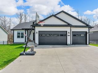 131 Woods Edge Blvd E, Greencastle, IN