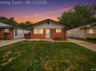 19831 Voiland St, Roseville, MI 48066