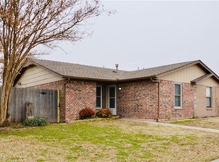 2107 Meench Dr, Moore, OK 73170