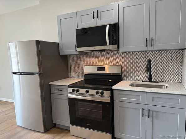 61 Field St #303