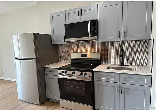 61 Field St Photo 1