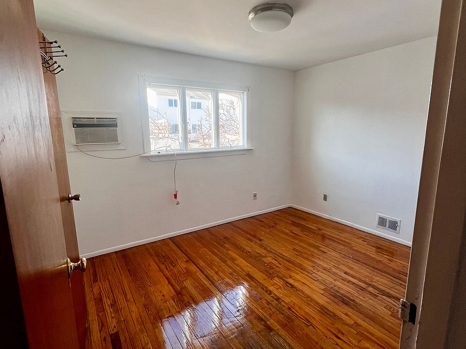 1st image of 216 Malone Ave Floor 1