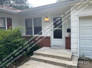 8430 Grandview Ln, Overland Park, KS 66212
