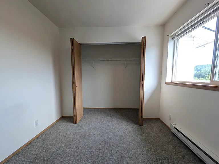 Rowan Grove Apts — Photo 30