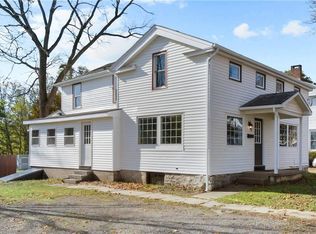 31 Myrtle St, Le Roy, NY 14482