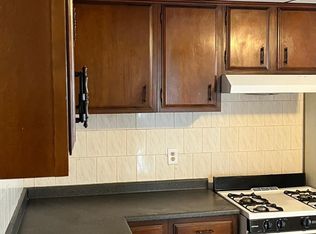 240 3rd St #2W, Fall River, MA 02721