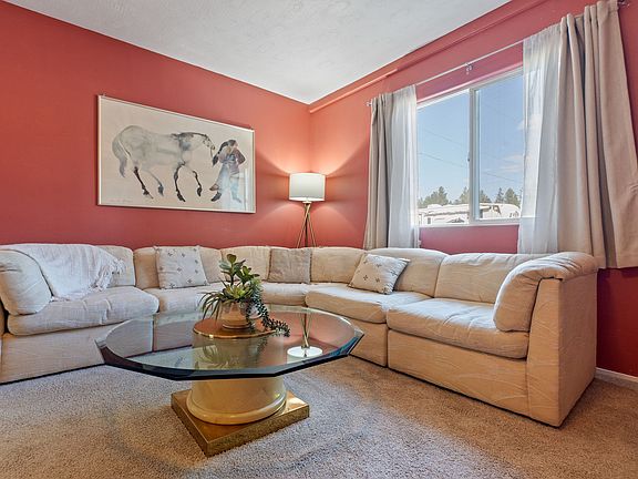 2nd image of 922 S Nina Cir
