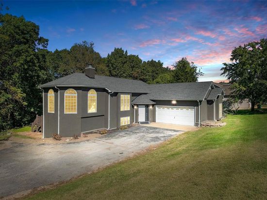 4734 Wilbert Rd, High Ridge, MO 63049