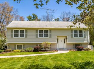 415 Old Middle St, Goshen, CT 06756