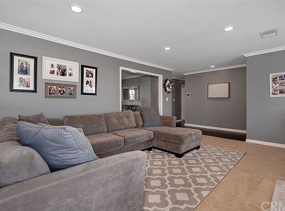 3rd image of 908 Rosewood Ave