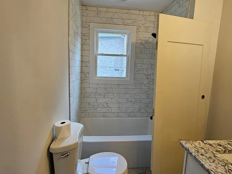 2818 Vaulx Ln — Photo 11