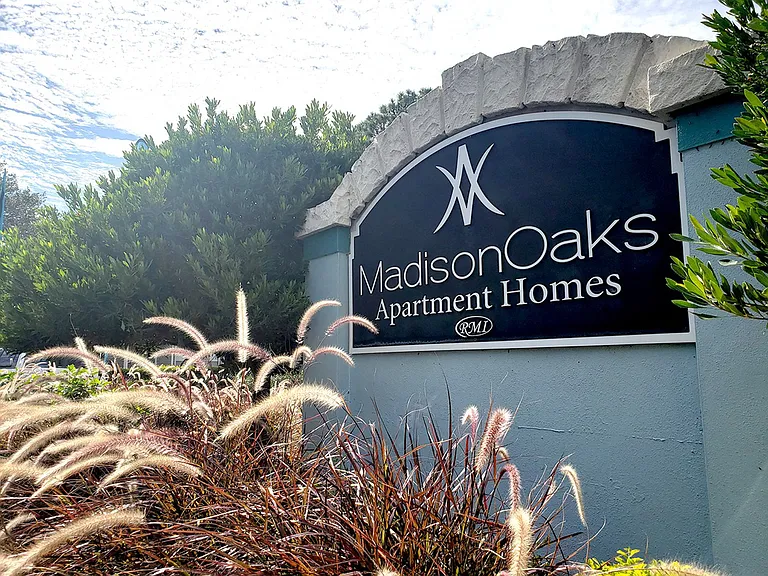 Madison Oaks Apartment Homes — Photo 37