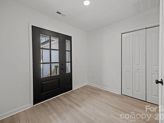 3rd image of 625 Fernwood Dr
