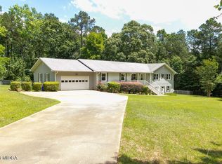 135 Cedar Ct, Forsyth, GA 31029