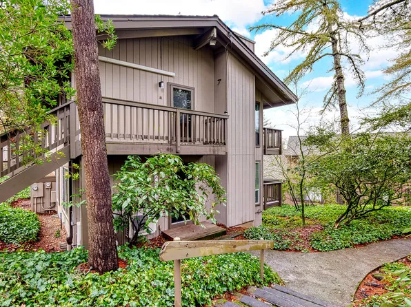 7704 SW Barnes Rd Unit C, Portland, OR 97225
