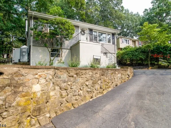 137 W End Ave, Hopatcong Boro, NJ 07843