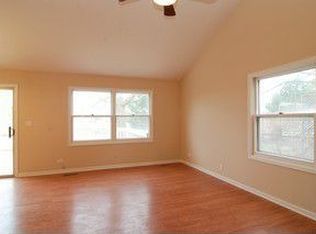 27W331 Providence Ln, Winfield, IL 60190